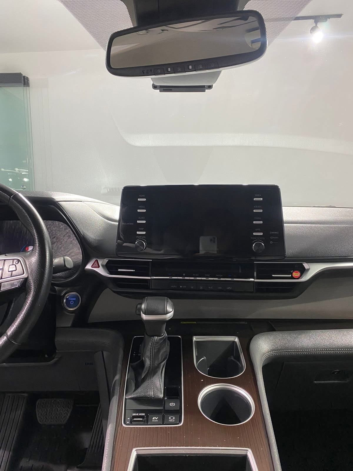 Toyota Sienna XLE Híbrida 2023