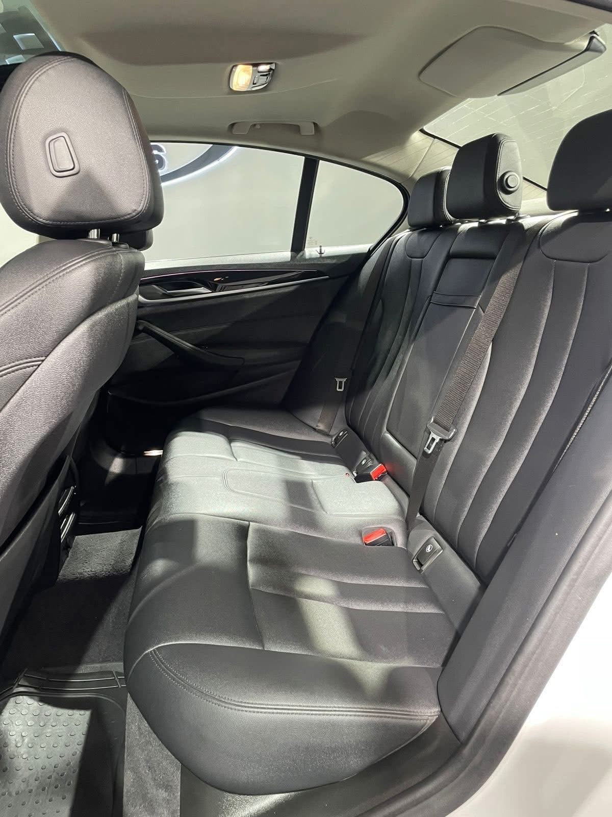 BMW 52Oi 2019