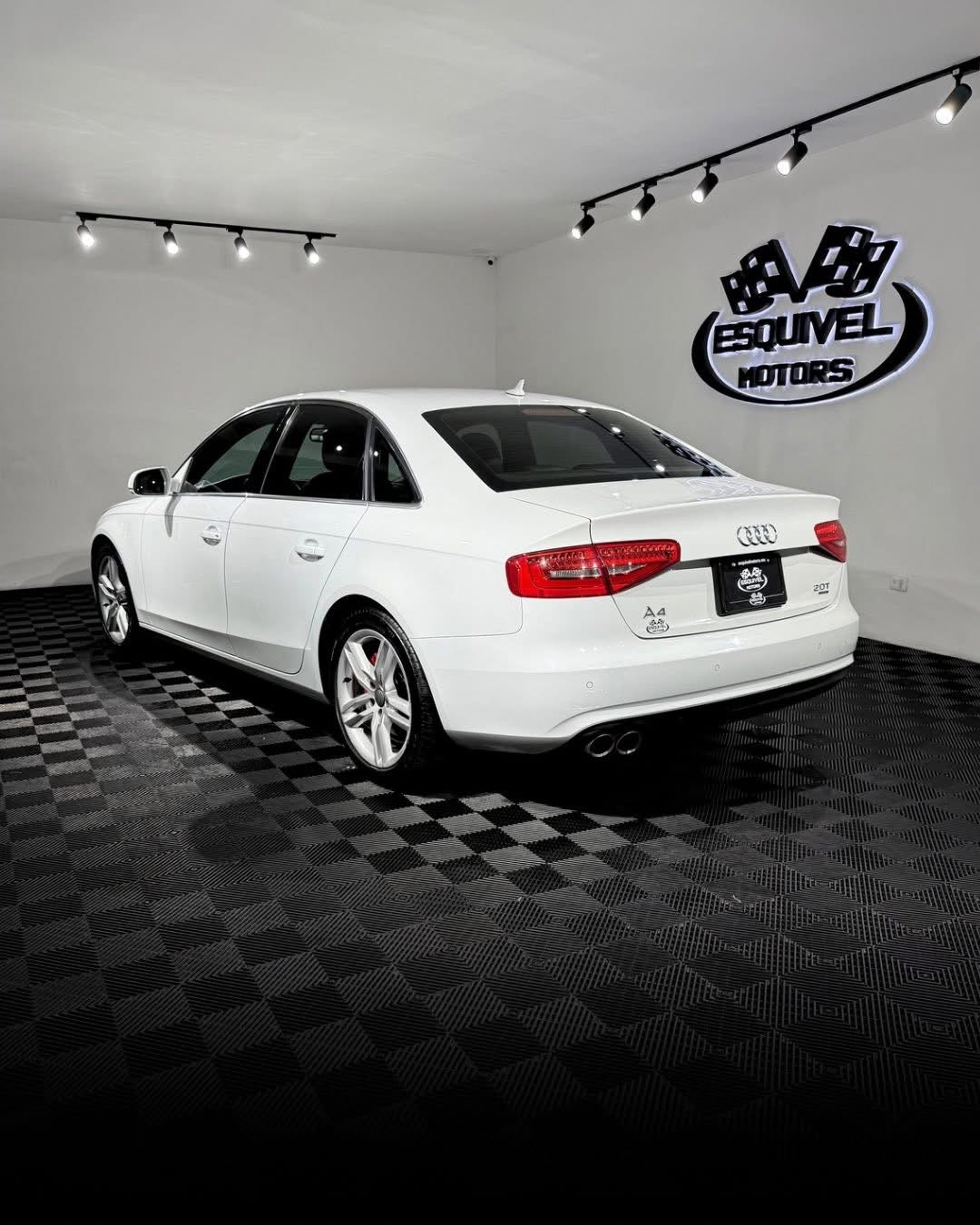 AUDI A4 QUATTRO 2013