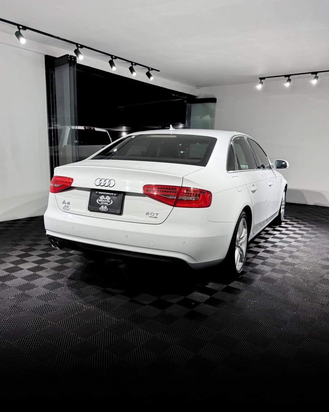 AUDI A4 QUATTRO 2013