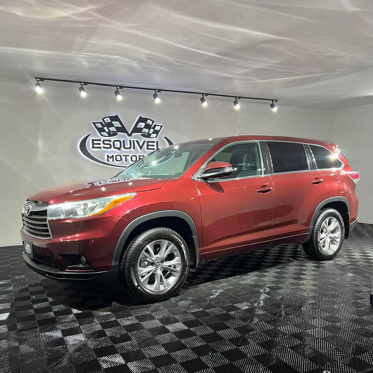 TOYOTA HIGHLANDER LE 2016