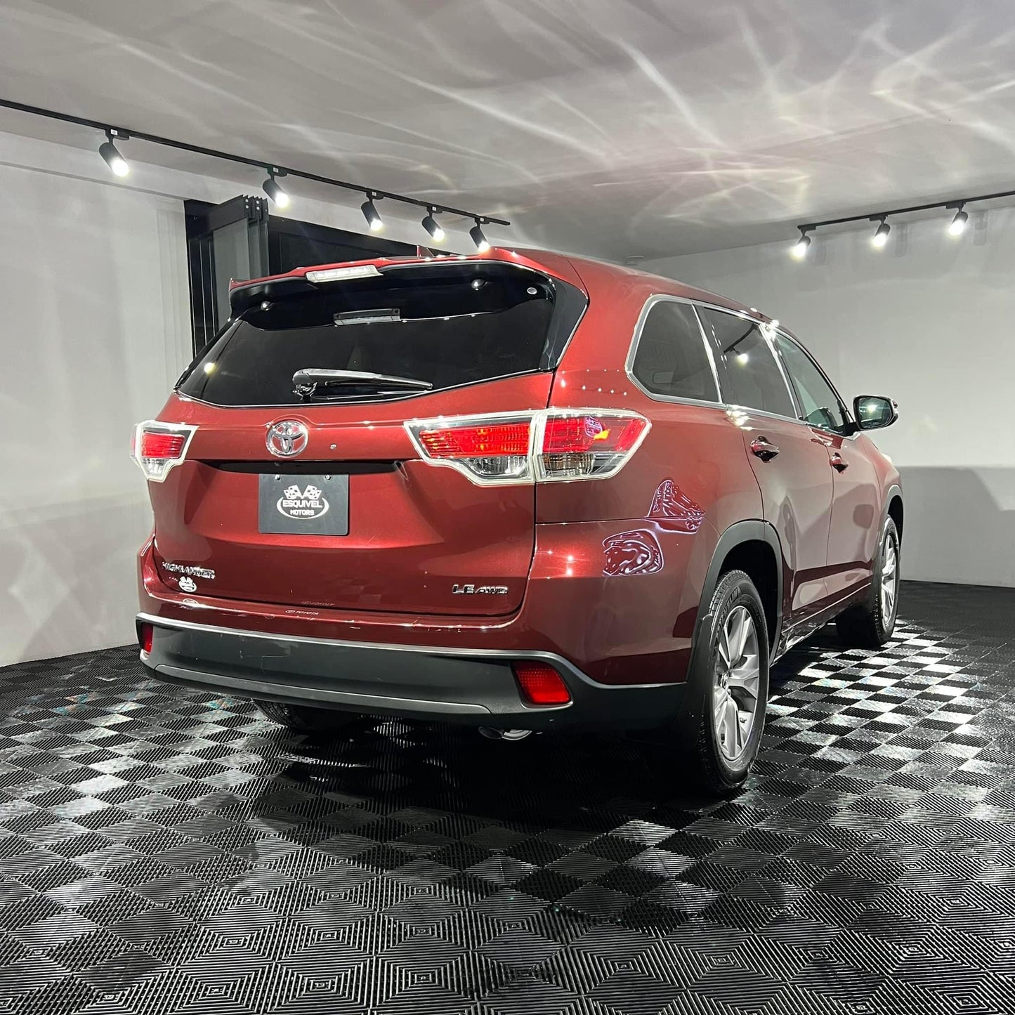 TOYOTA HIGHLANDER LE 2016