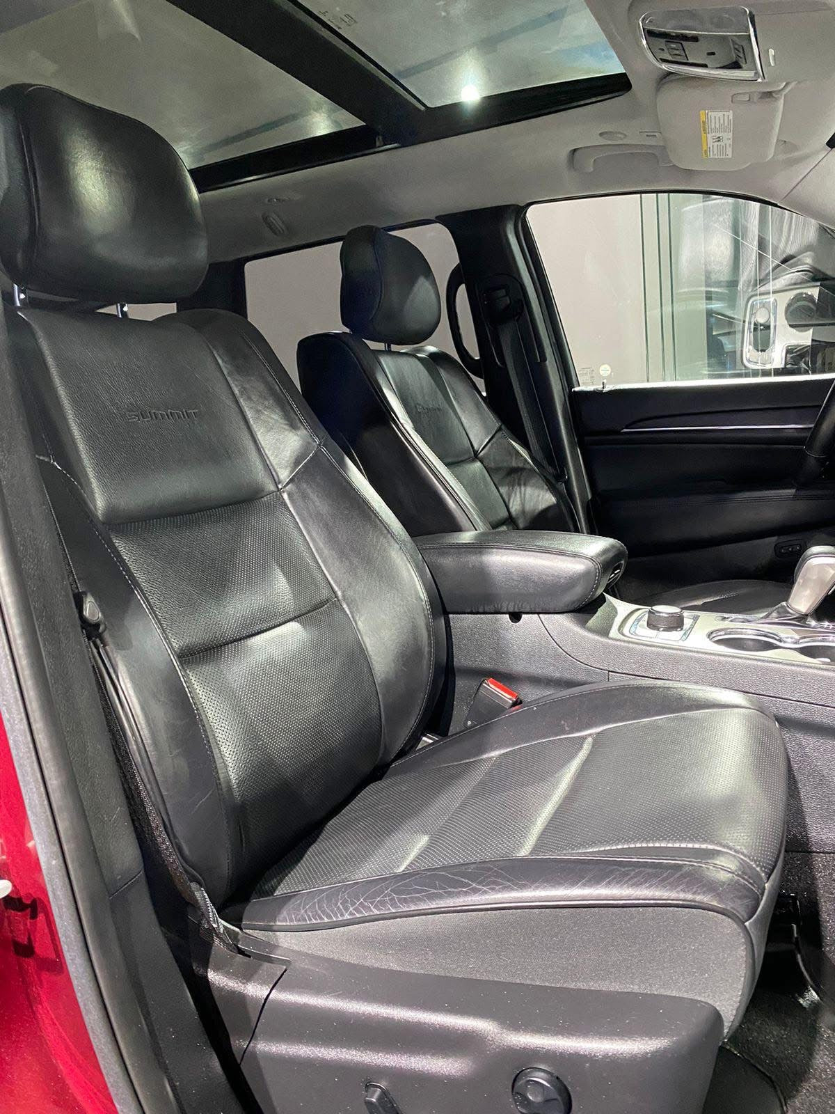 GRAND CHEROKEE SUMMIT 2017