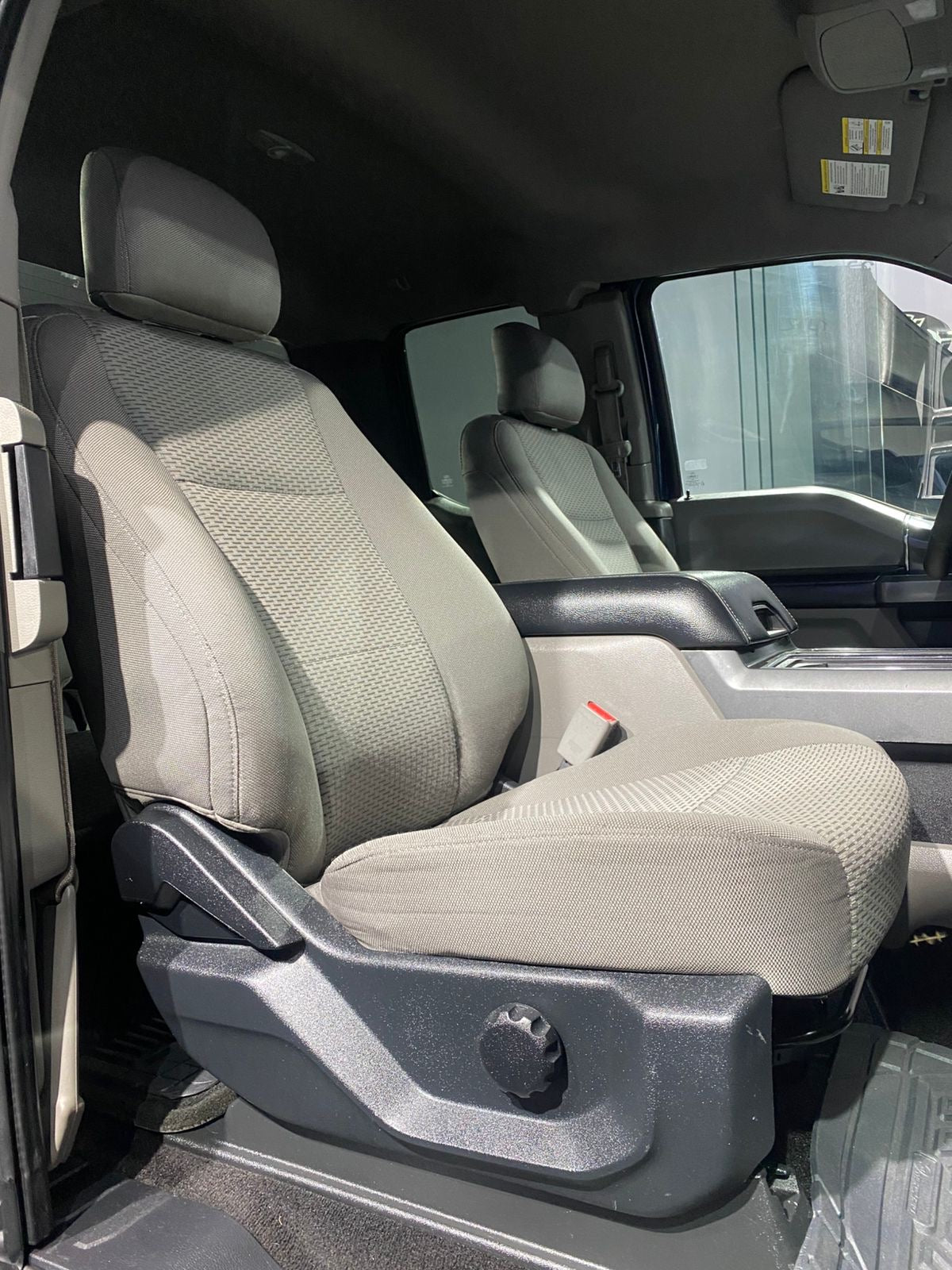 Ford Lobo FX4 Cab 1/2 2016