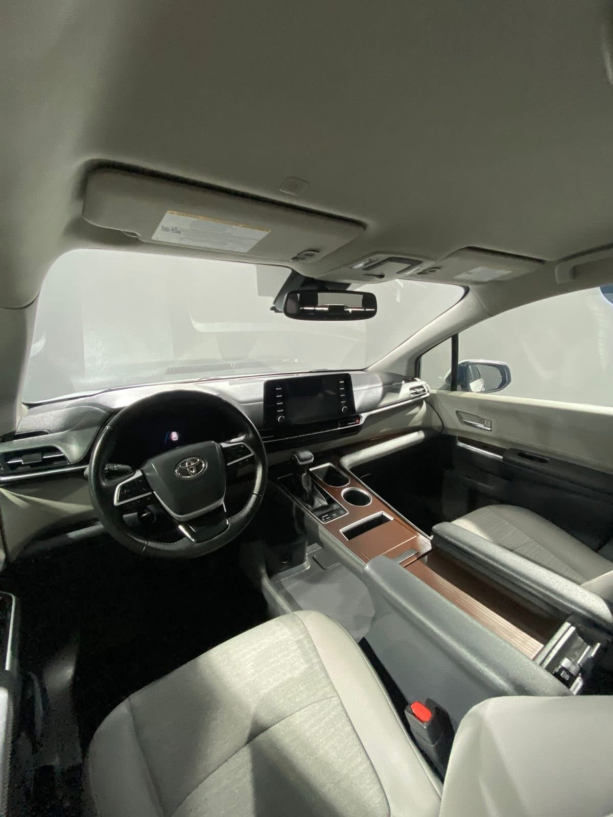 Toyota Sienna XLE Híbrida 2023