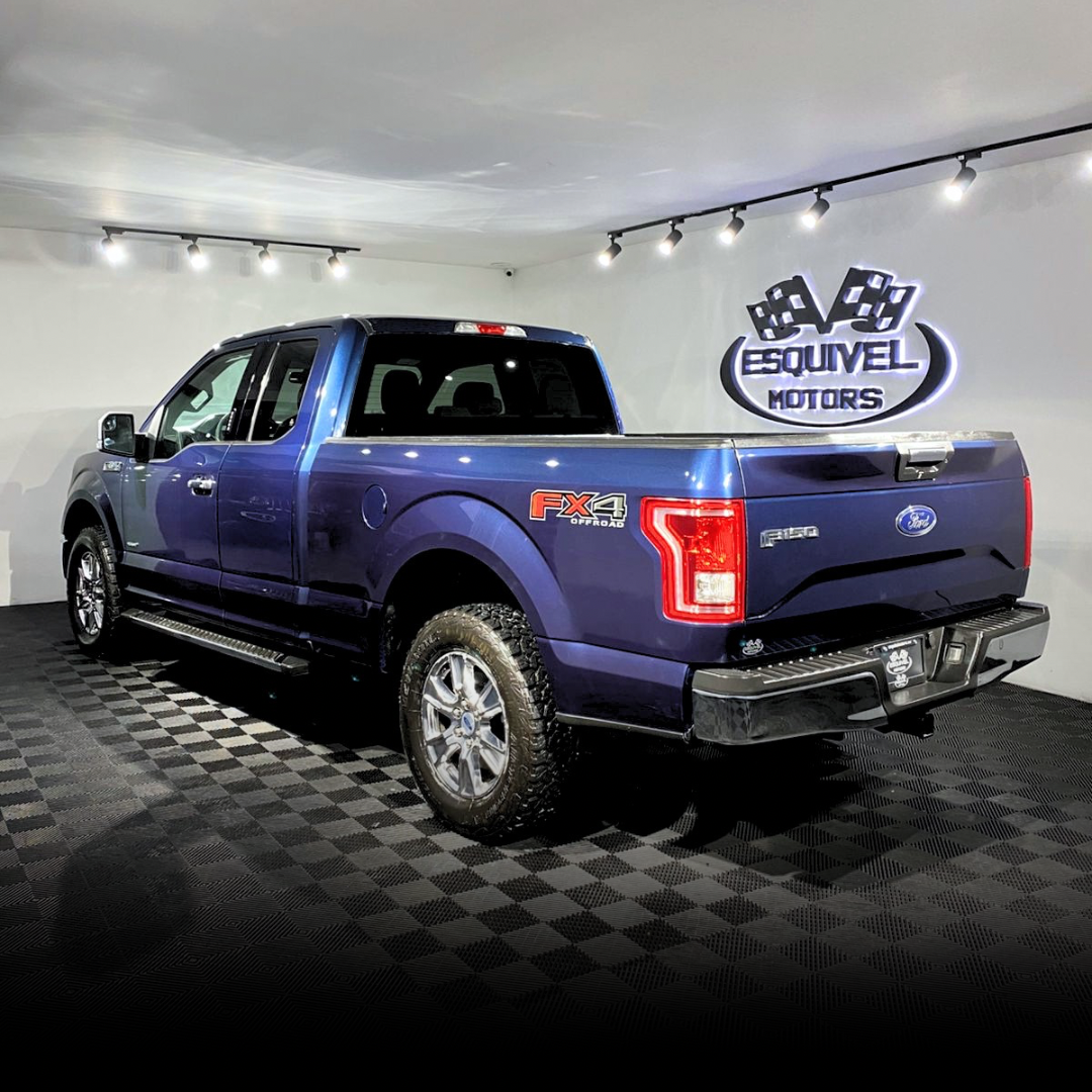 Ford Lobo FX4 Cab 1/2 2016