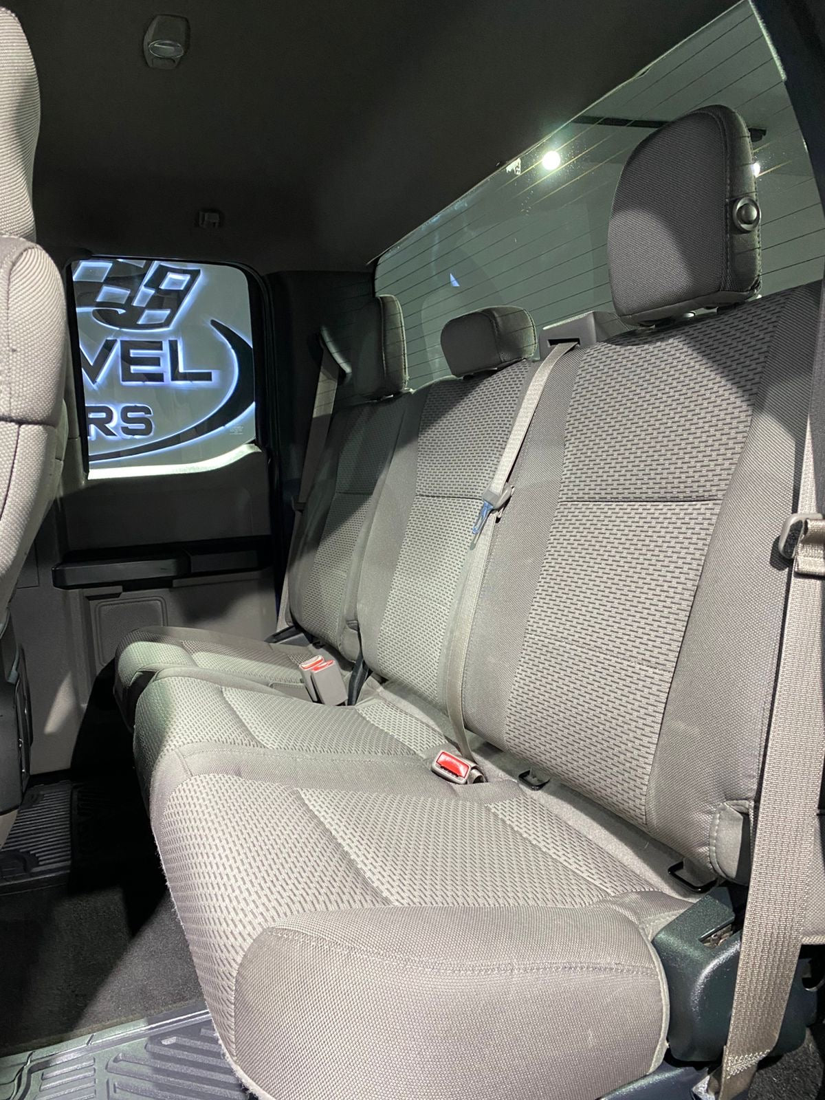 Ford Lobo FX4 Cab 1/2 2016