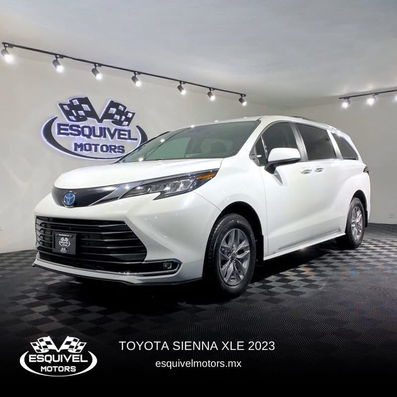 Toyota Sienna XLE Híbrida 2023