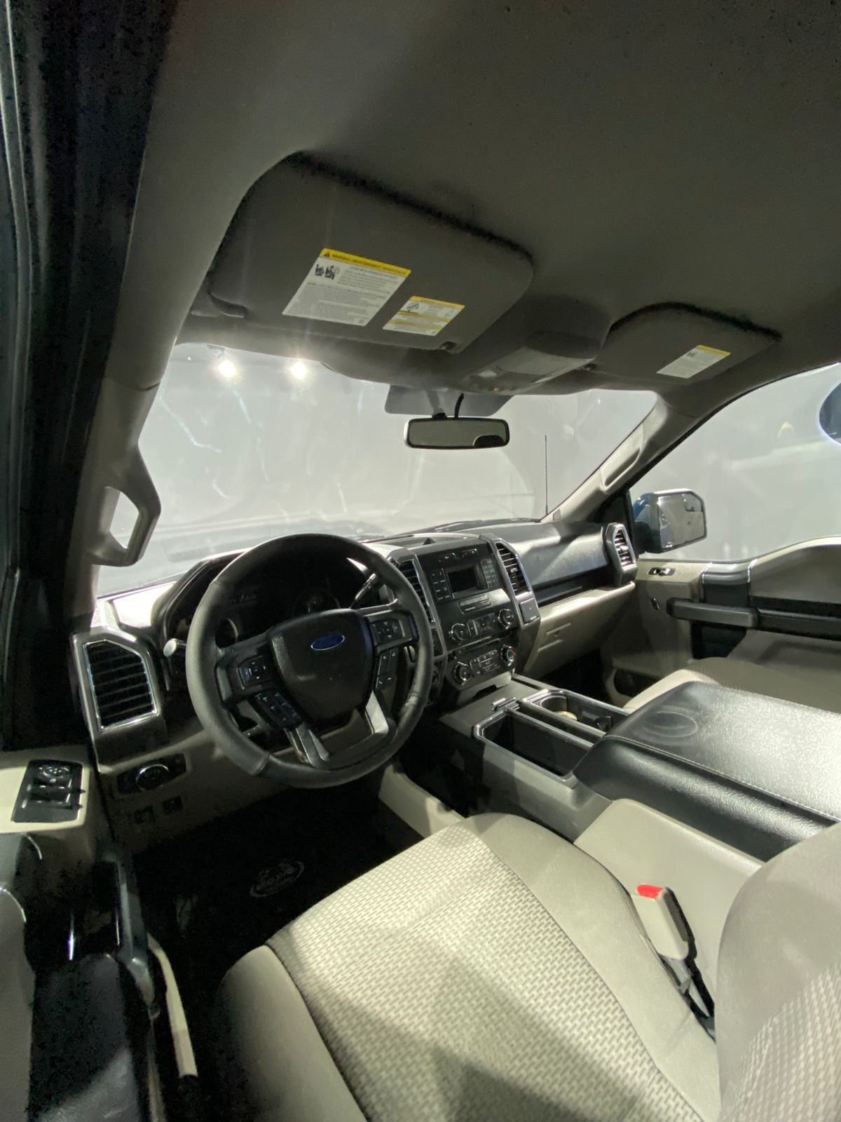 Ford Lobo FX4 Cab 1/2 2016