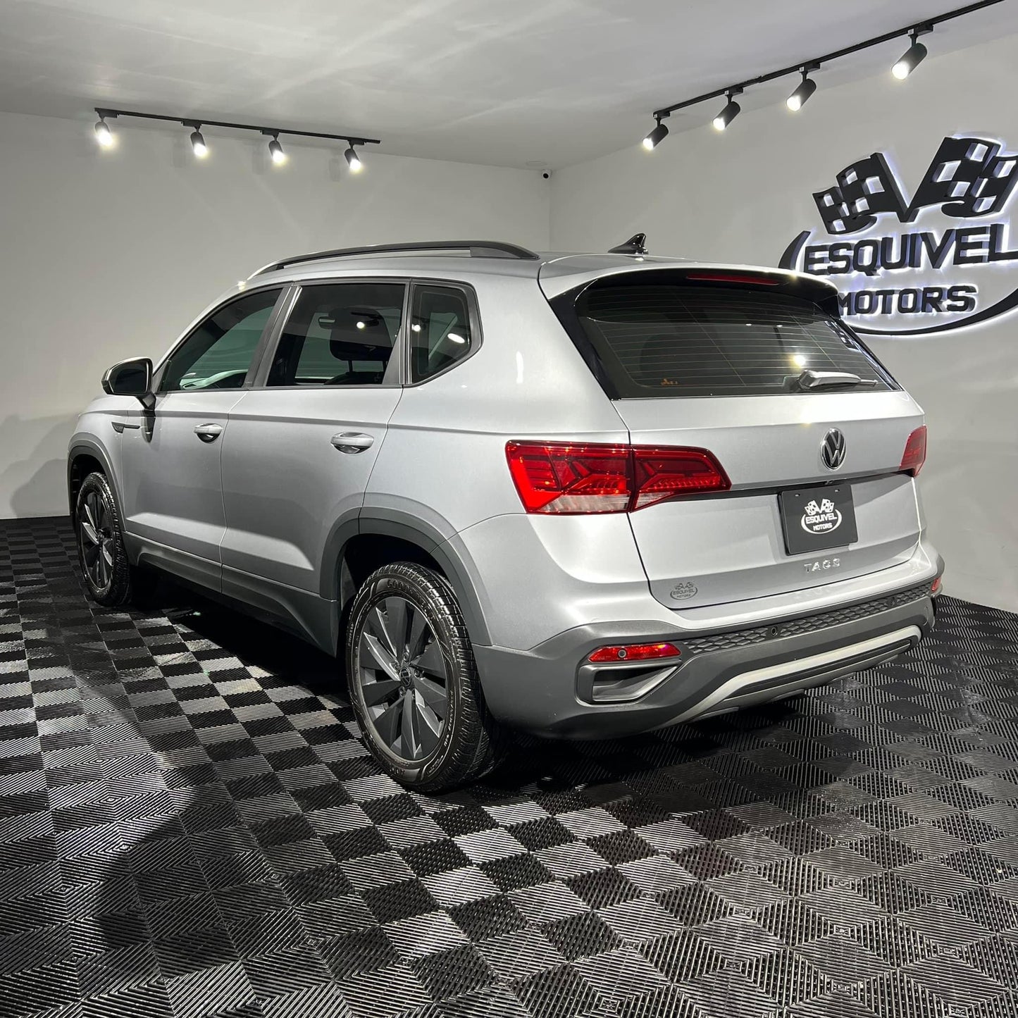 VOLKSWAGEN TAOS TREND LINE 2023