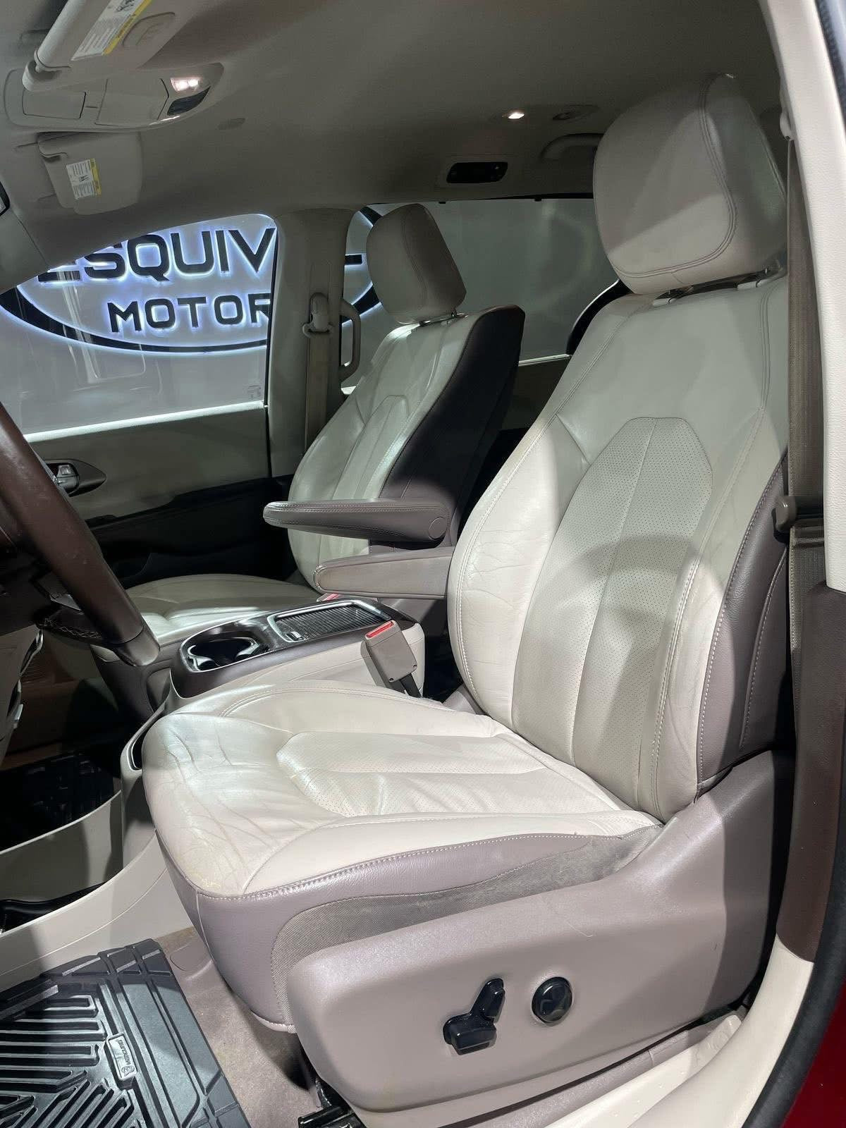 CHRYSLER PACIFICA 2017