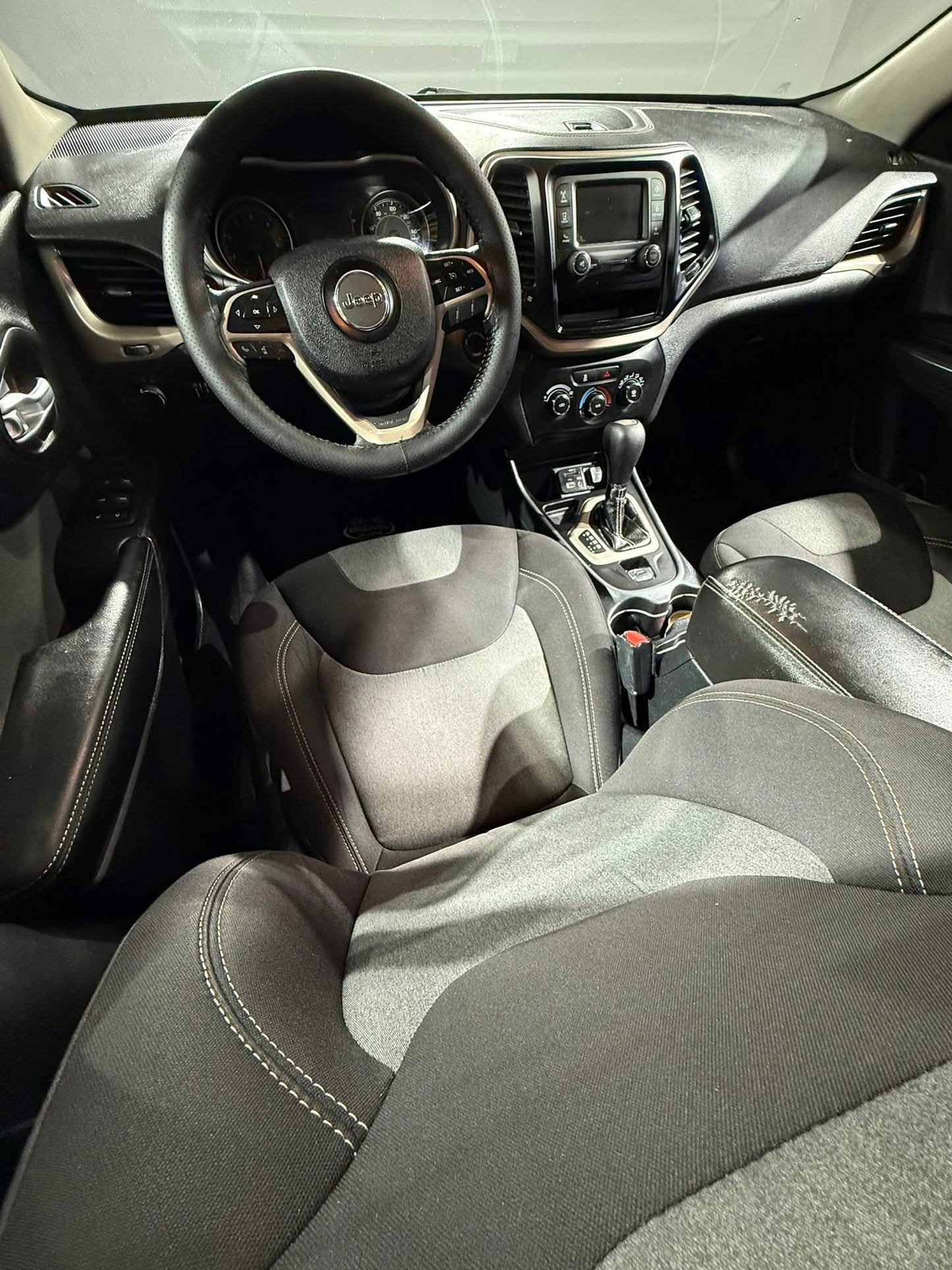 JEEP CHEROKEE SPORT 2016